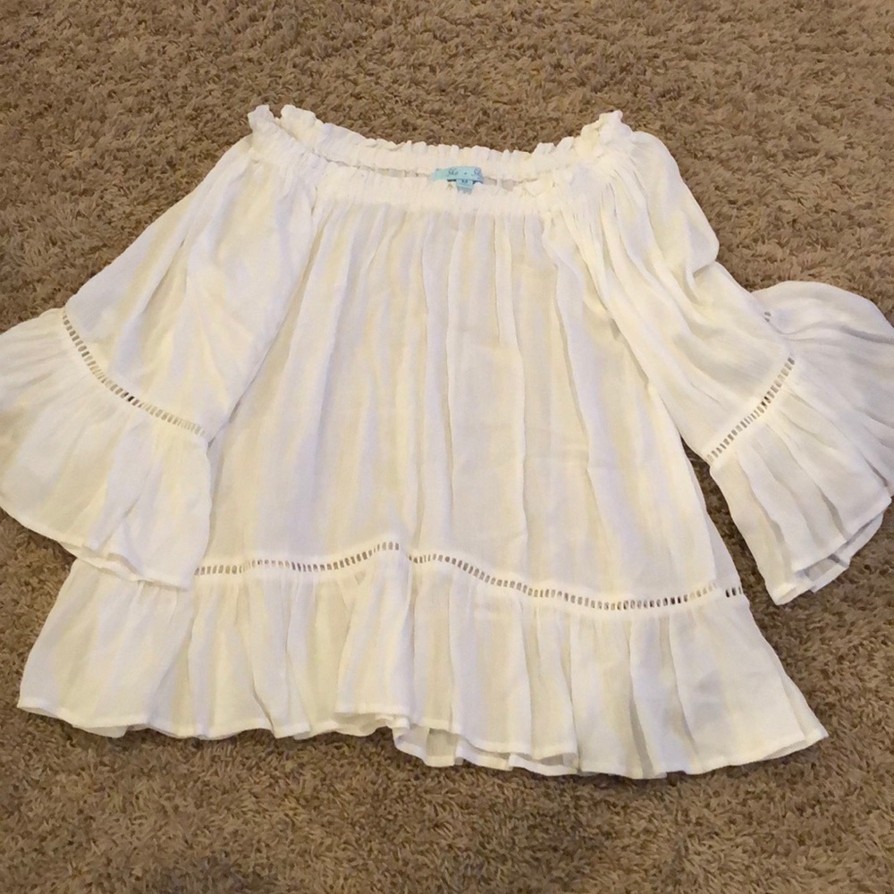 Off the shoulder white light weight top!
